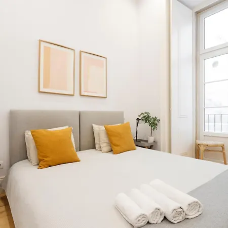 Modern In The Heart Of Chiado Lizbona