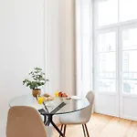 Modern In The Heart Of Chiado Lisboa