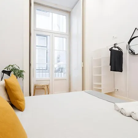 Apartment Modern In The Heart Of Chiado Lisbon