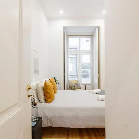 Apartment Modern In The Heart Of Chiado Lisbon
