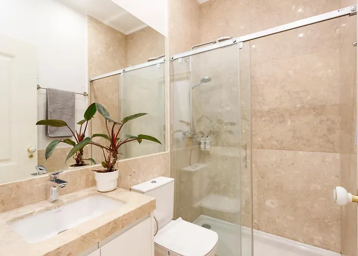 Modern In The Heart Of Chiado * ליסבון